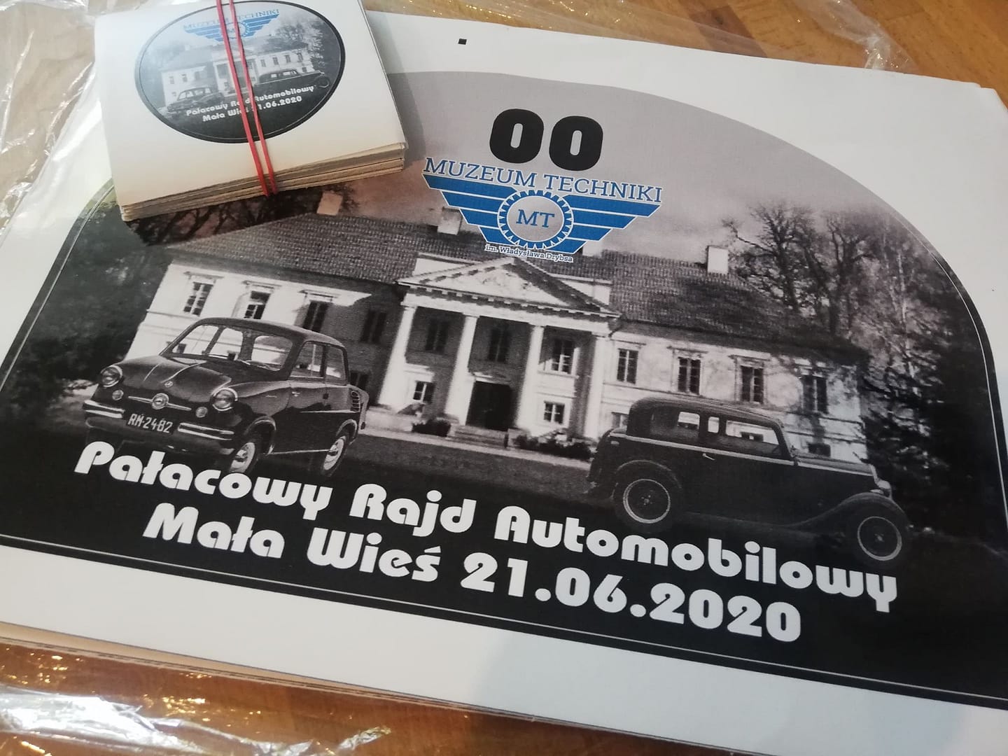 Read more about the article Pałacowy Rajd Automobilowy