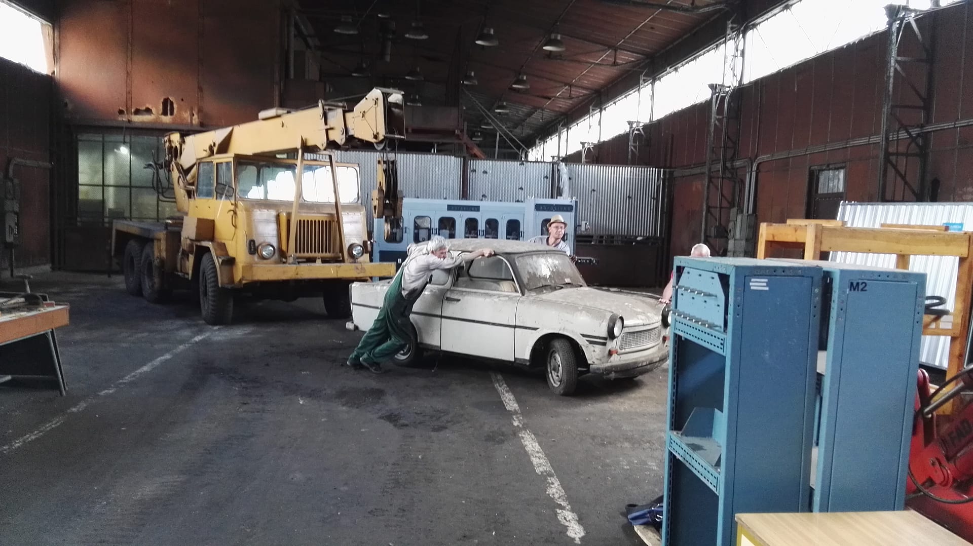 Read more about the article Uśpiony trabant…