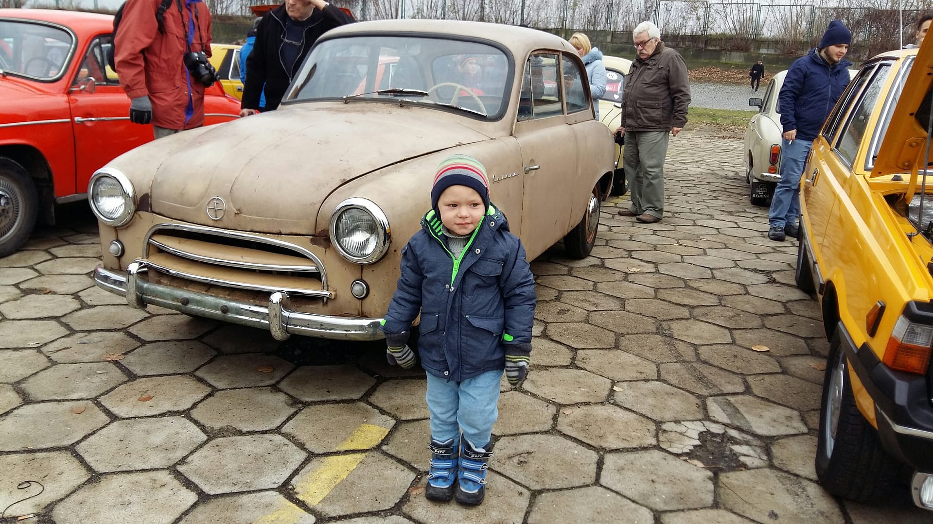 Read more about the article 65 lat temu otwarto fabrykę…